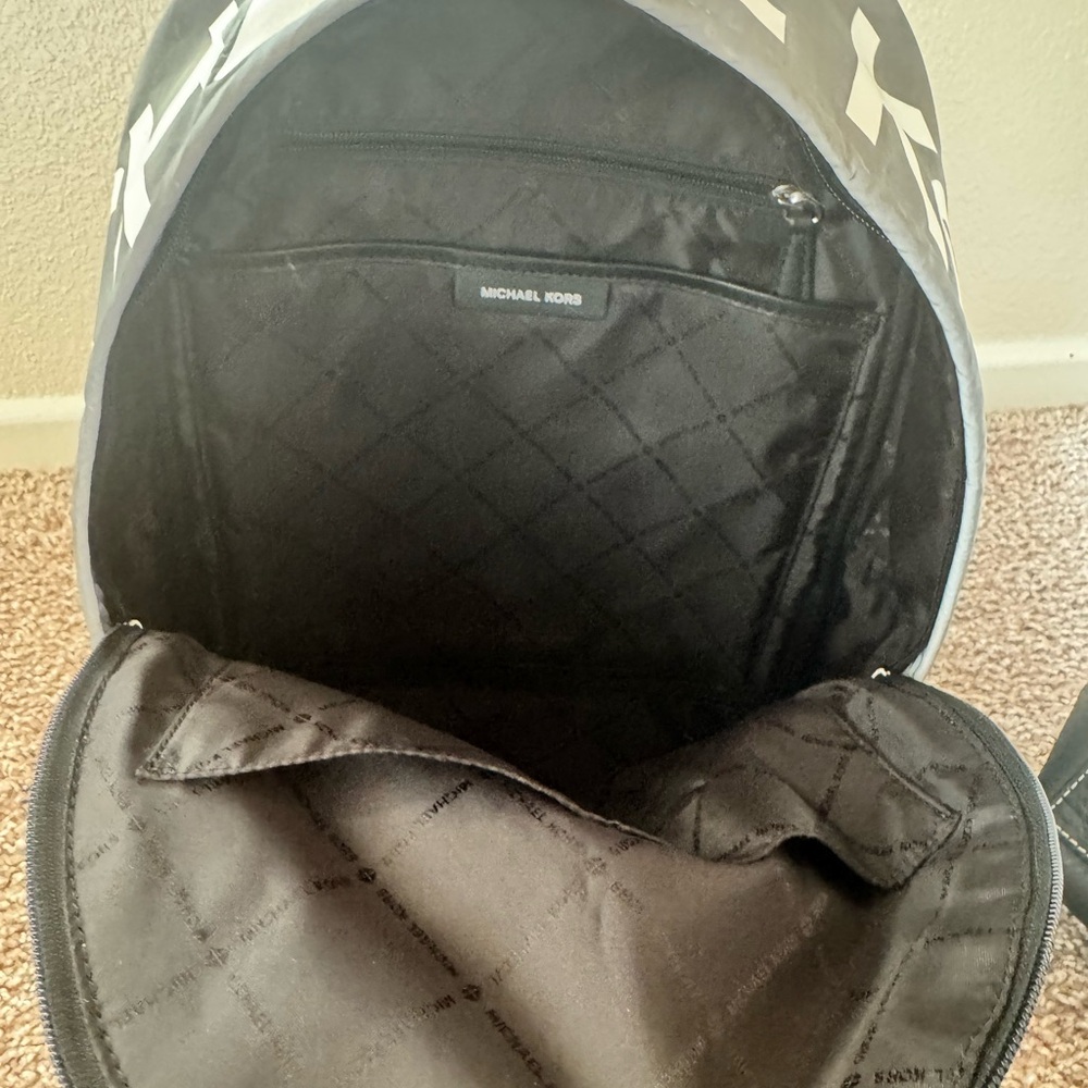 MICHAEL KORS REFLECTIVE GRAY/SILVER NYLON BACKPACK (EPJ032667) - Picture 9 of 13